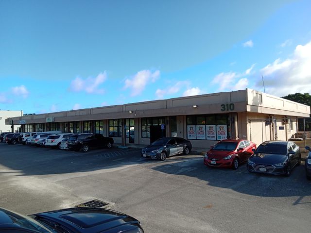 310 Route 8, Crown Plaza